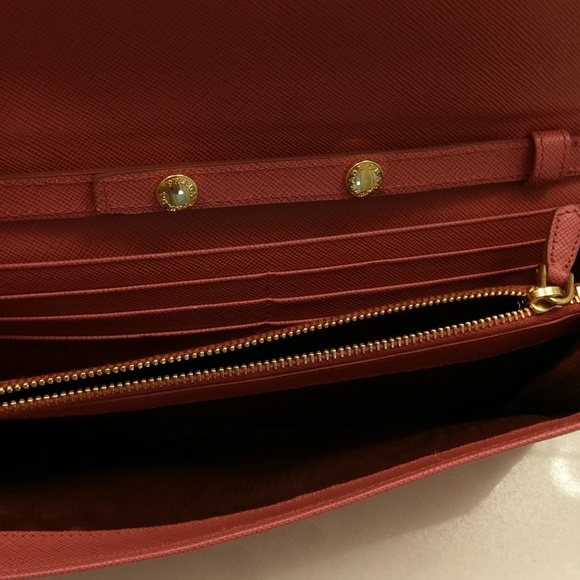 Stunning Prada wallet on a chain - Picture 8 of 8